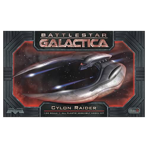 Battlestar Galactica Original Series Cylon Raider 1:32 Scale Model Kit